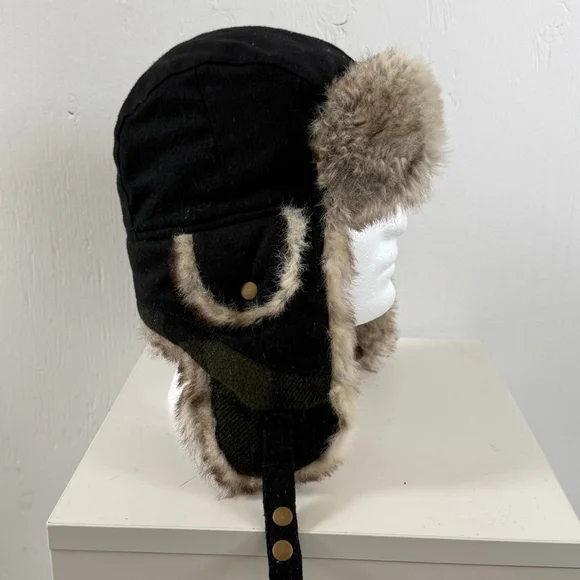 Woolrich Woolen Mills Trapper Hat - Black & Faux Fur - Size Medium - Picture 2 of 9
